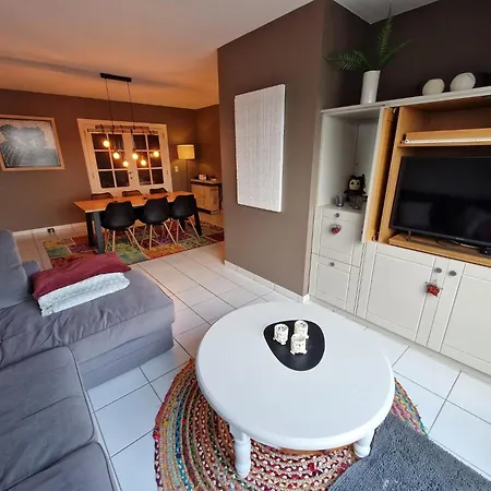 Very Large Duplex 4-bedroom Less Than 5 Minutes From The Sea! T46 شقة