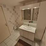 Very Large Duplex 4-bedroom Less Than 5 Minutes From The Sea! T46 דירה אוסטנדה
