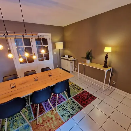 Very Large Duplex 4-bedroom Less Than 5 Minutes From The Sea! T46 דירה אוסטנדה