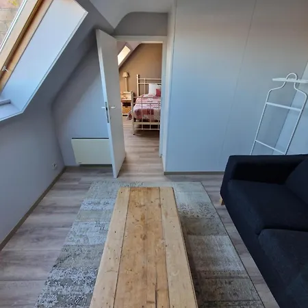 Very Large Duplex 4-bedroom Less Than 5 Minutes From The Sea! T46 * Οστένδη