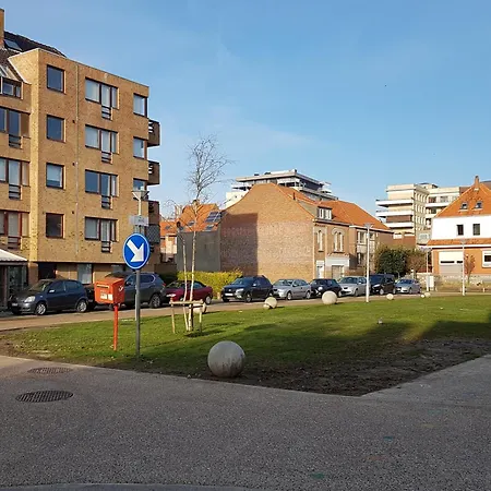 Very Large Duplex 4-bedroom Less Than 5 Minutes From The Sea! T46 Ostende